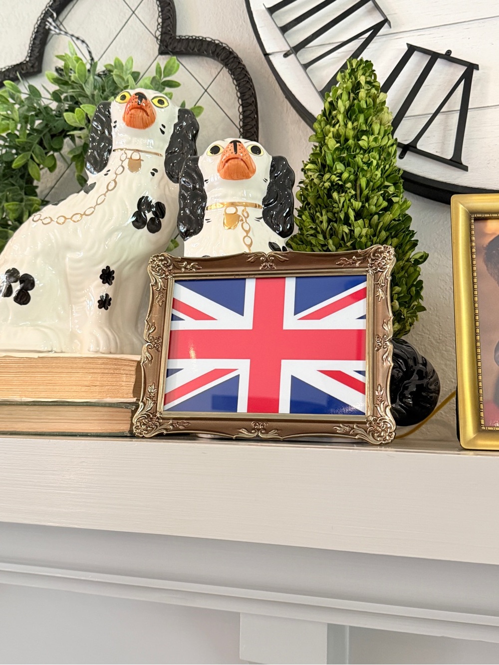 Vintage Ornate Gold Metal Frame – Hollywood Regency, Union Jack Print, 5x7 - Picture 7 of 10